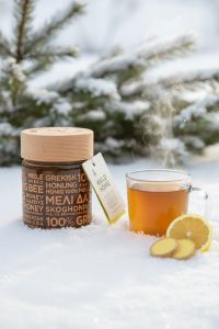 warmer-kraeutertee-mit-tymian-zitrone